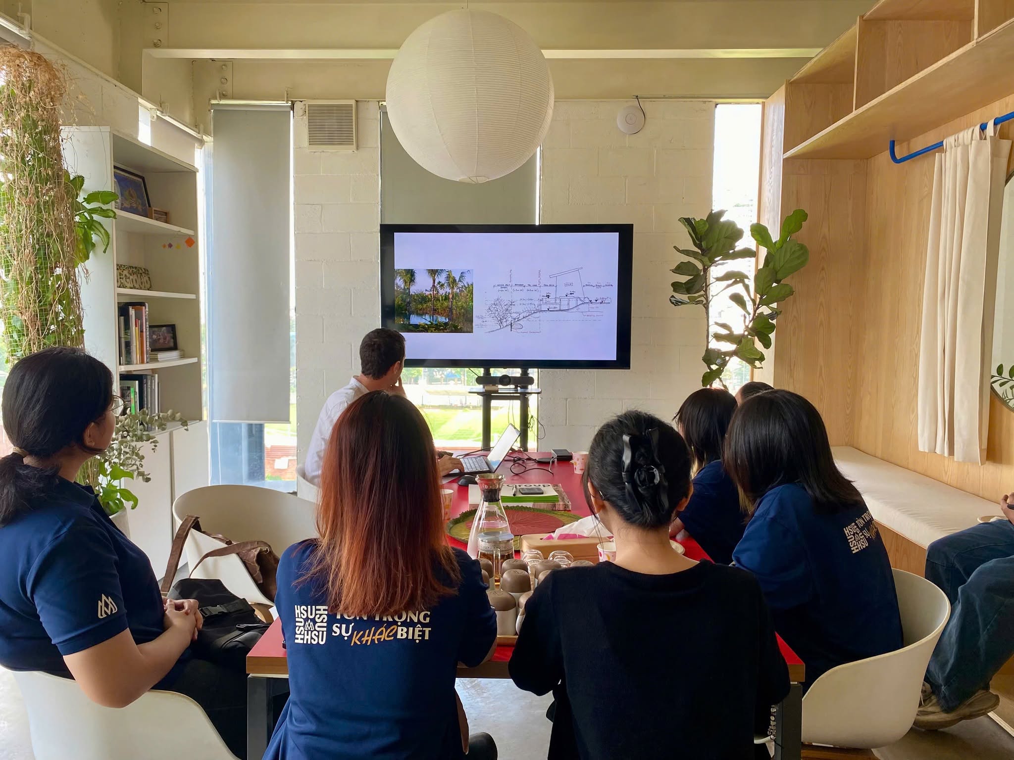 Sinh viên Kiến Việc