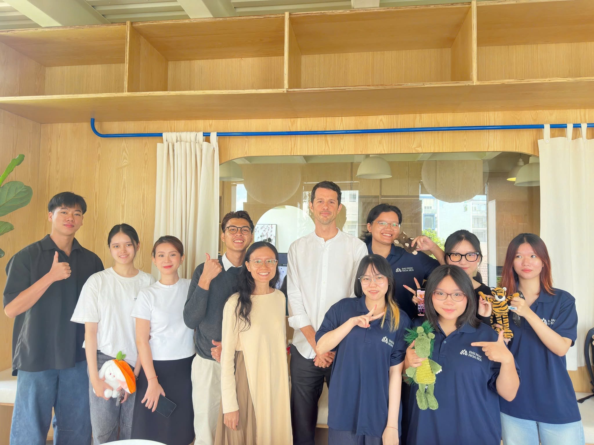 Sinh viên Kiến Việc